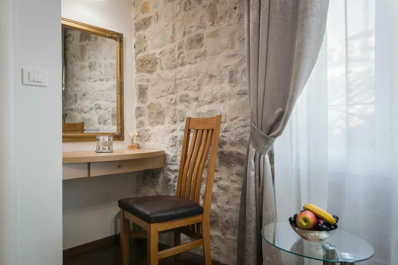 Id Regal Residence Split Bed & Breakfast
