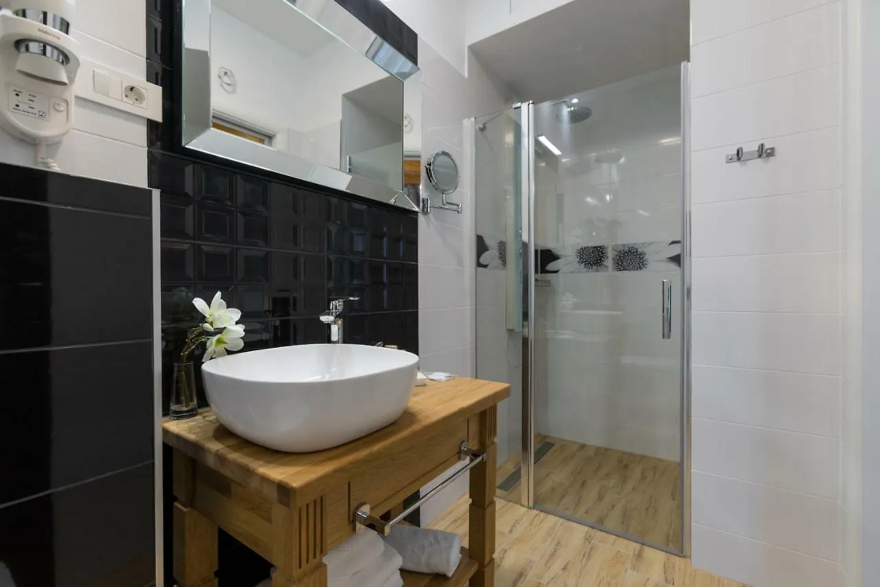 Id Regal Residence Split 4*,